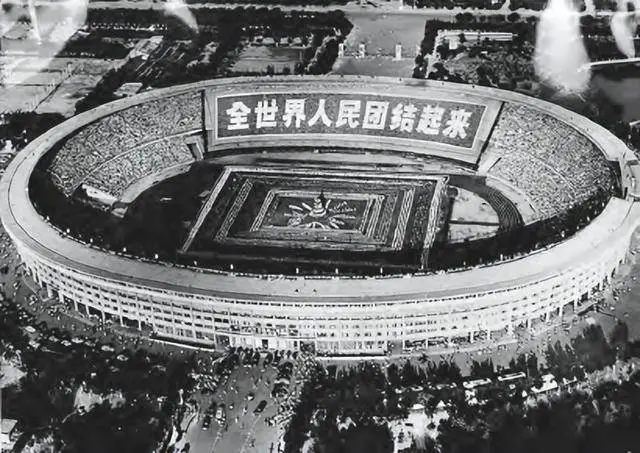 儿童如何在游戏中学习篮球技术_0
